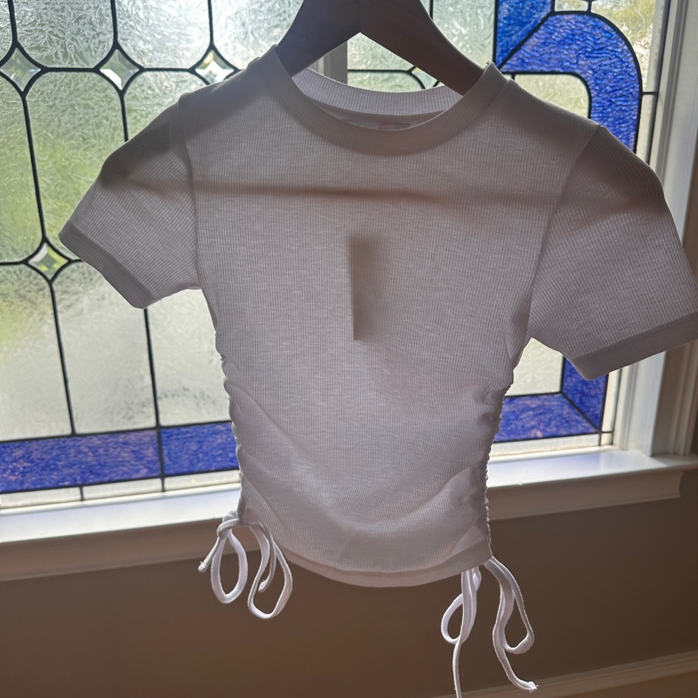 Francesca's Collections White Short Sleeve Tee - never worn